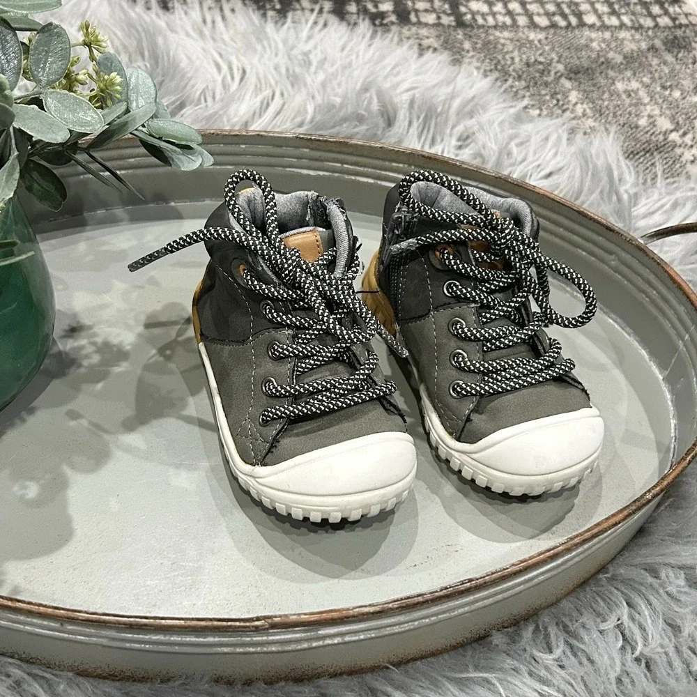 Cat‎ & Jack Gray Lace Up Shoes Size 6 Toddler